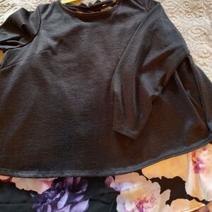 EUC Roz And Ali Tunic Top